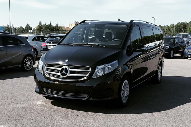 Airport Limousine Transfer: Stockholm City to Arlanda Airport 1-7 Passengers - The cars: what “limousine” means here (and why it’s more than looks)