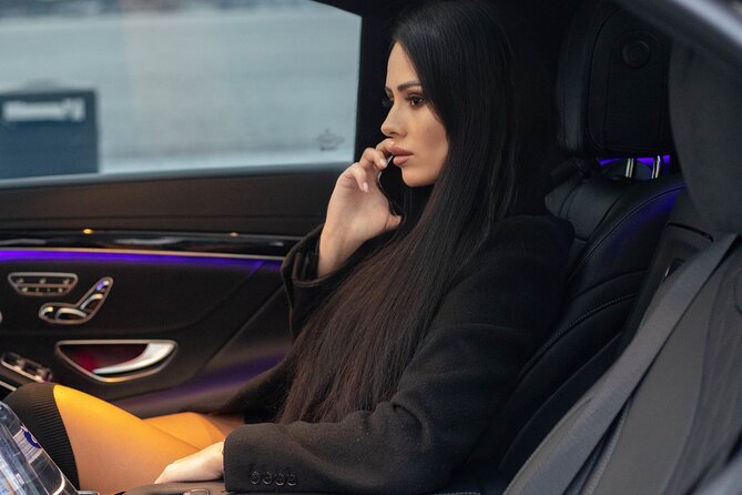Airport Limousine Transfer: Stockholm City to Arlanda Airport 1-7 Passengers - Meet-and-greet pickup: how you avoid the awkward airport hunt