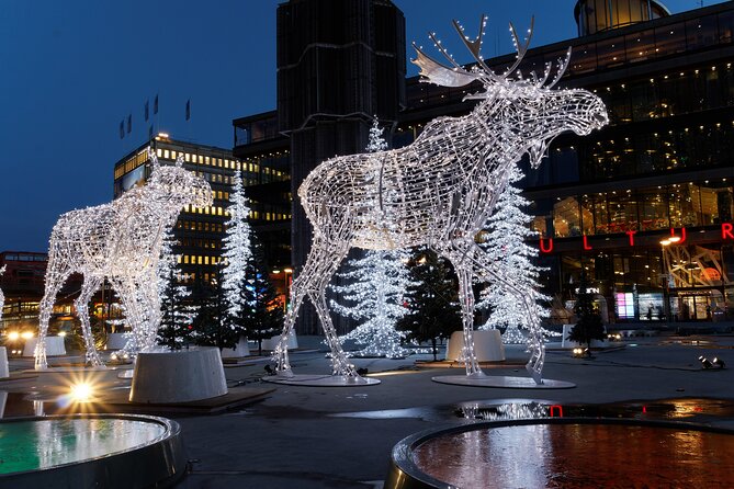 Guided Stockholm Christmas Tour - Stortorget and the Christmas market moment