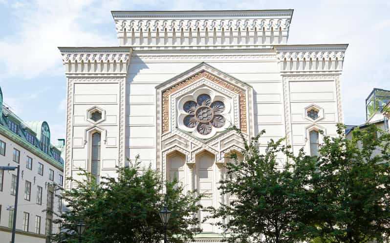 Jewish Gamla Stan and Jewish Museum Stockholm Private Tour - Starting at Järntorgsbrunnen: how the walk gets organized