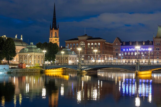 Magical "Stockholm by Night" Photo Walk - The photo coaching: what you’re actually learning in low light