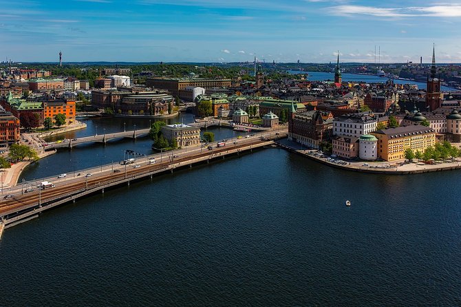 Private 4h VIP city tour by limousine car and guide in Stockholm - VIP by limousine: how the 4 hours really works