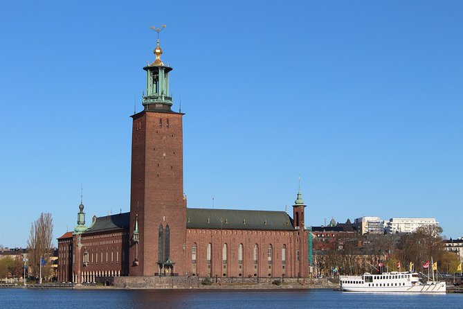 Private 4h VIP city tour by limousine car and guide in Stockholm - City Hall and the Nobel glow: Golden Hall mosaic in real size