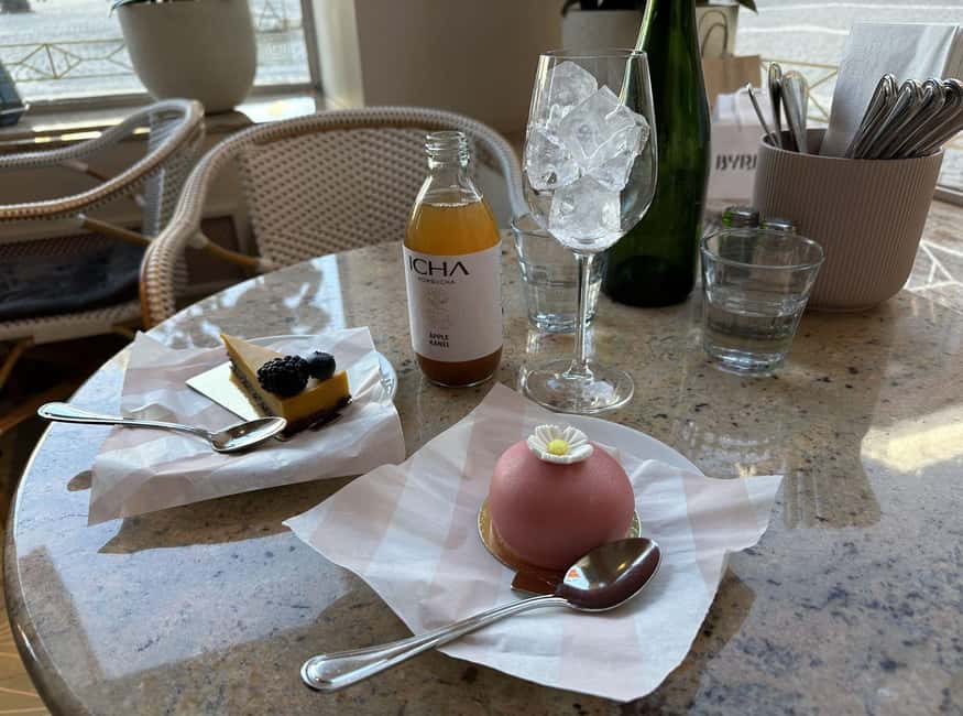 Secret Walking Food Tour Stockholm Old Town - Small Streets, Stockholm Stories, and a Royal Palace Exterior Moment