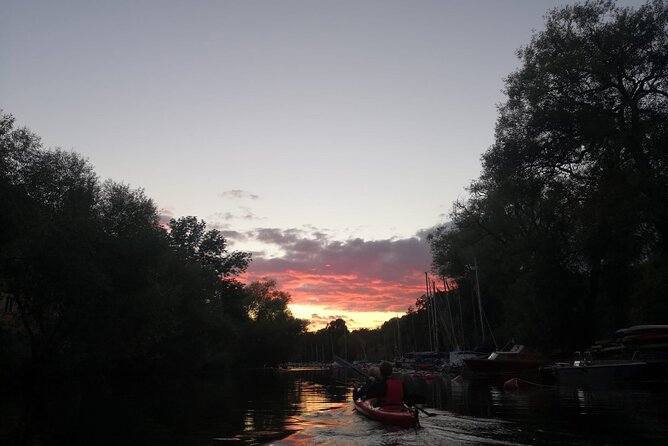 Stockholm Evening Kayak with BBQ - Small Group - Why this Stockholm evening kayak with BBQ is so satisfying