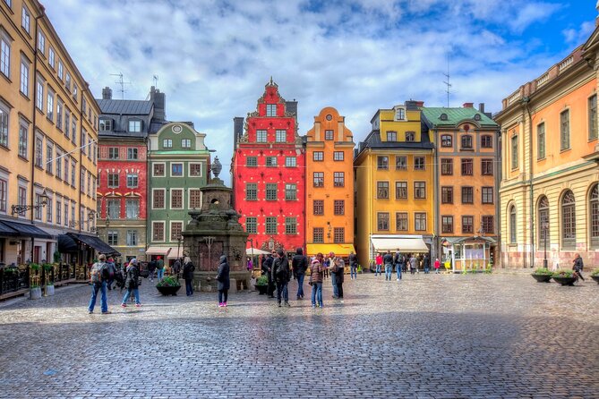 Stockholm Must See: City Hall, Gamla Stan and Vasa Museum - City Hall outside the main doors: what you get even without entry