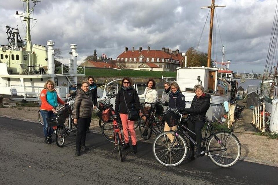Stockholm : Old Town private Walking Tour with a guide - Meeting in Front of the Nobel Prize Museum: A Simple, Practical Start