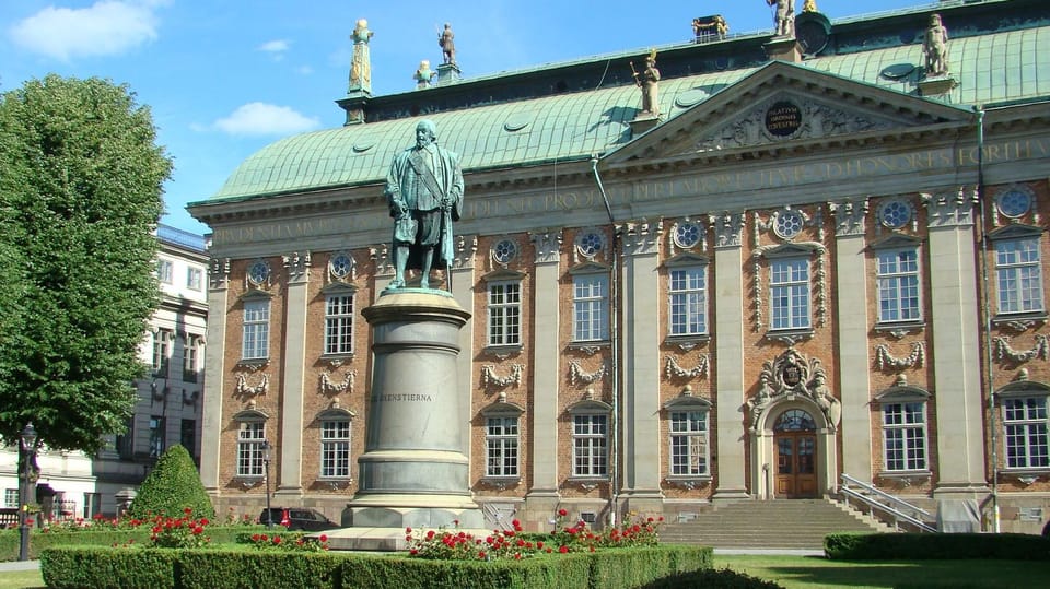 Stockholm: Old Town Walking Tour and the Vasa Museum - Who Should Book This Old Town and Vasa Combo