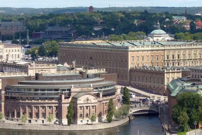 Stockholm Self-Guided Murder Mystery Tour by the Parliament - How the pacing works during the Old Town mystery stretch