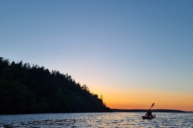 Sunset kayak tour with fika on Stockholms lakeside - Weather Changes Are Part of the Deal