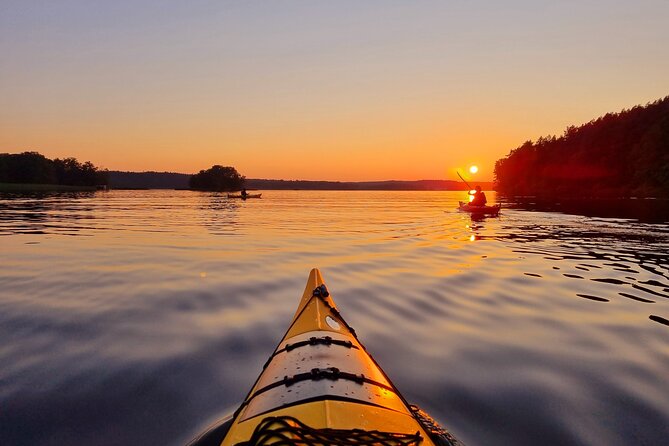 Sunset kayak tour with fika on Stockholms lakeside - Your Guide Matters: The Simas Factor
