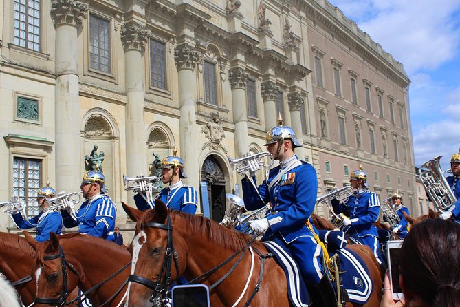 Walking Tour of Stockholm Old Town - Why walking Gamla Stan is the fastest way to get oriented