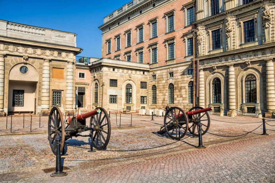World War II Stockholm Old Town Walking Tour and Army Museum - Soviet bombings and the pressure of survival